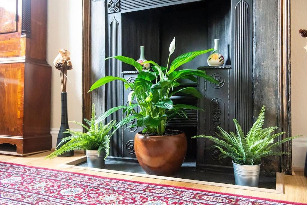 Charm & Character On Historic Rose Street Apartment Единбург Екстериор снимка